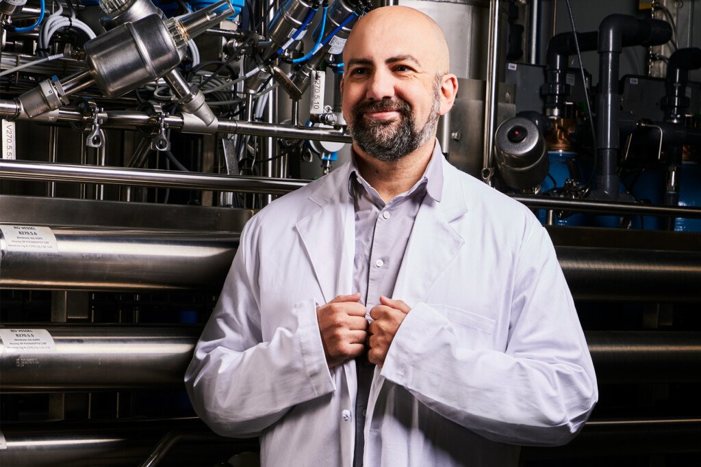 Dr-Alex-Oshmyansky-portrait-1024x683